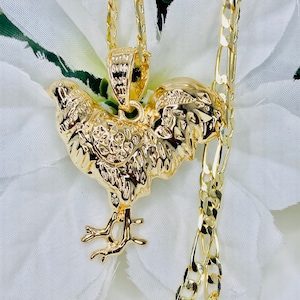 Mens Jewelry Hen Pendant Necklace & Fígaro Chain 24” Gold Color - Cadena Figaro 24&quot; con Dije de Gallo en Oro Lam