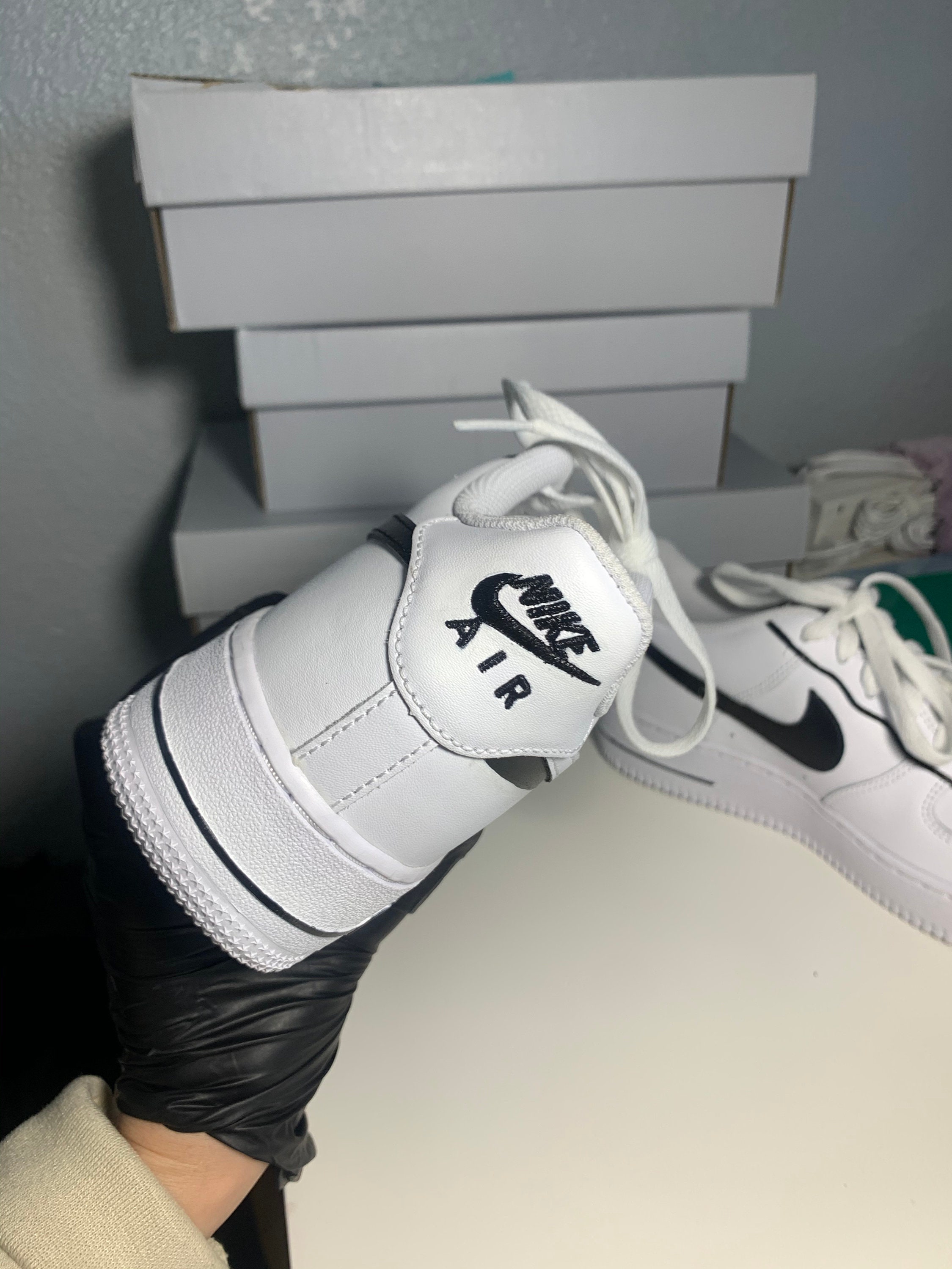 aj 1 low university gold