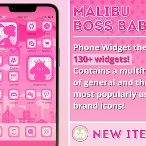 Puede incluir: Una pantalla de teléfono rosa con un tema de widget de teléfono rosa y blanco. El tema incluye más de 130 widgets y presenta iconos de marcas populares. El texto "MALIBU BOSS BABE" y "NEW ITEM!" se muestra en la pantalla.