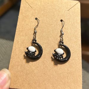 Astronaut Moon Earrings: Sensitive Ears