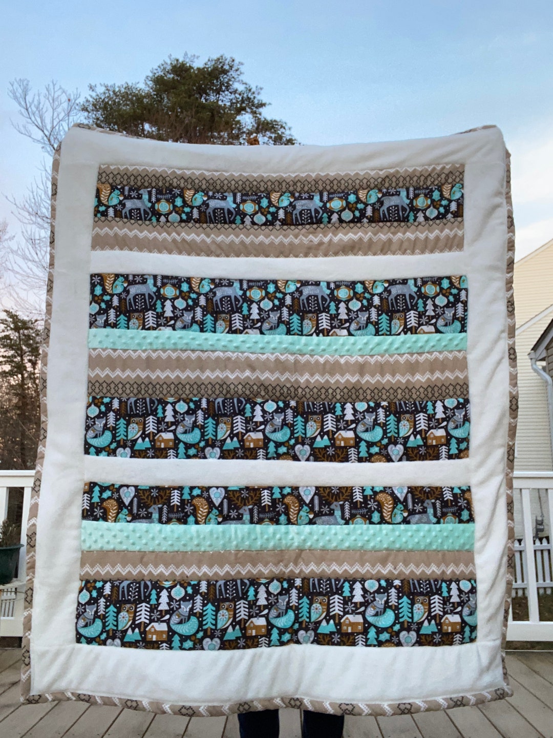 Wiener Wonderland Quilted Blanket NCU0DK1382