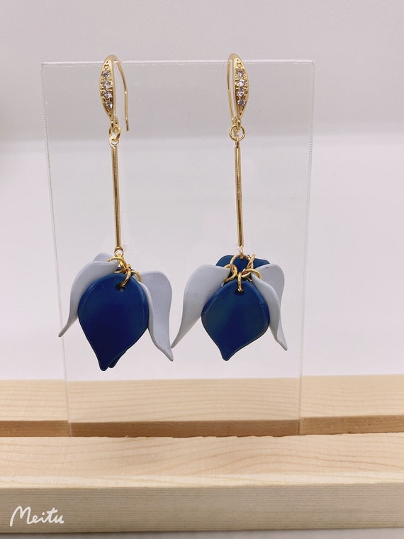 Plant shape Crystal Drop Earrings Colour Options Plant shape Crystal Drop Earrings Colour Options