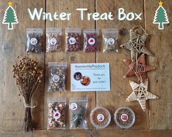 Hamster Treat Box - Flaxspray - Birch Wood -Meadow flowers - Rosehips - Dried Fruit - Mealworms - Whimzees - Herbs - Summerbox - Regular Box