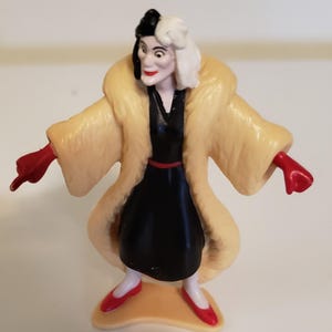 Cruella de Vil. 101 Dalmatians Cruella de Vil, Action Figure, Collectible
