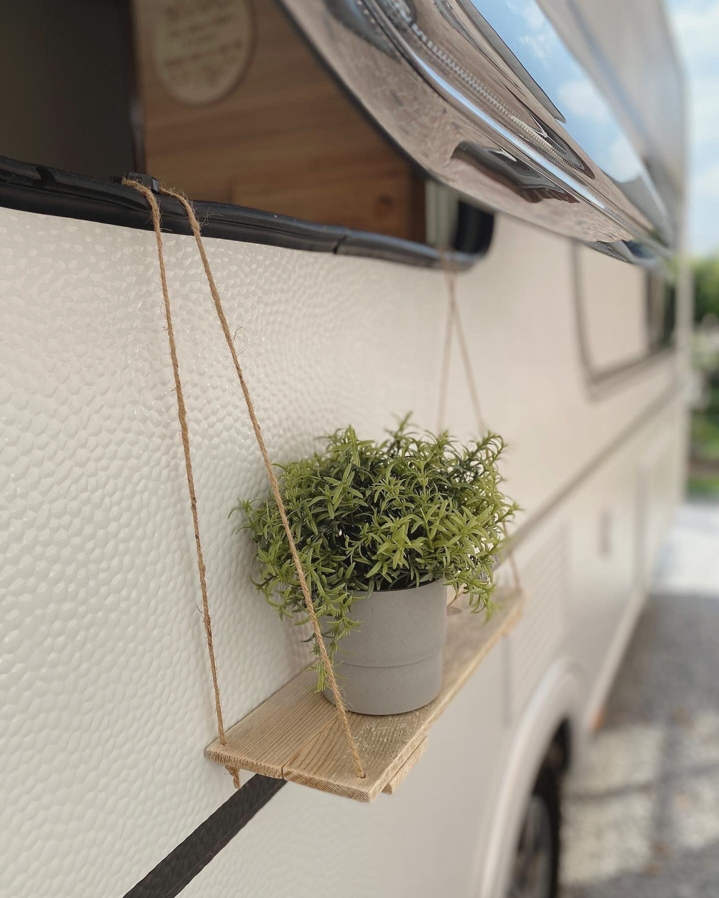 Campingregal für Wohnwagen / Wohnmobil / Camper