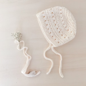 Crochet Pattern: Newborn Baby Bonnet Savannah, Crochet Hat Pattern, Seamless Newborn Hat Pattern for 0-6 months , P043
