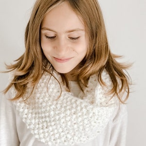 Knitting Pattern: Chunky Infinity Scarf, Women Scarf Pattern, Moss Stitch Scarf, Loop Seed Stitch Scarf Pattern, Easy Knitting Pattern, P018 image 1