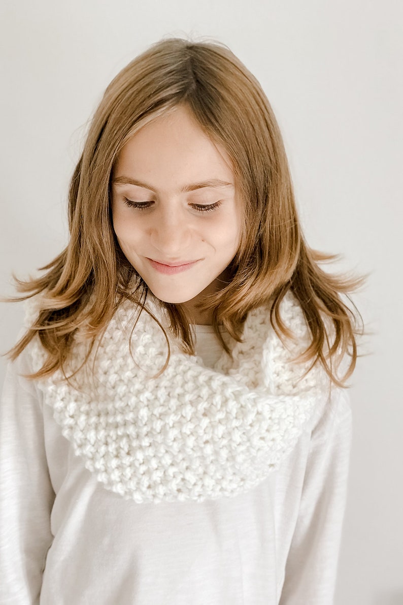 Knitting Pattern: Chunky Infinity Scarf, Women Scarf Pattern, Moss Stitch Scarf, Loop Seed Stitch Scarf Pattern, Easy Knitting Pattern, P018 image 1