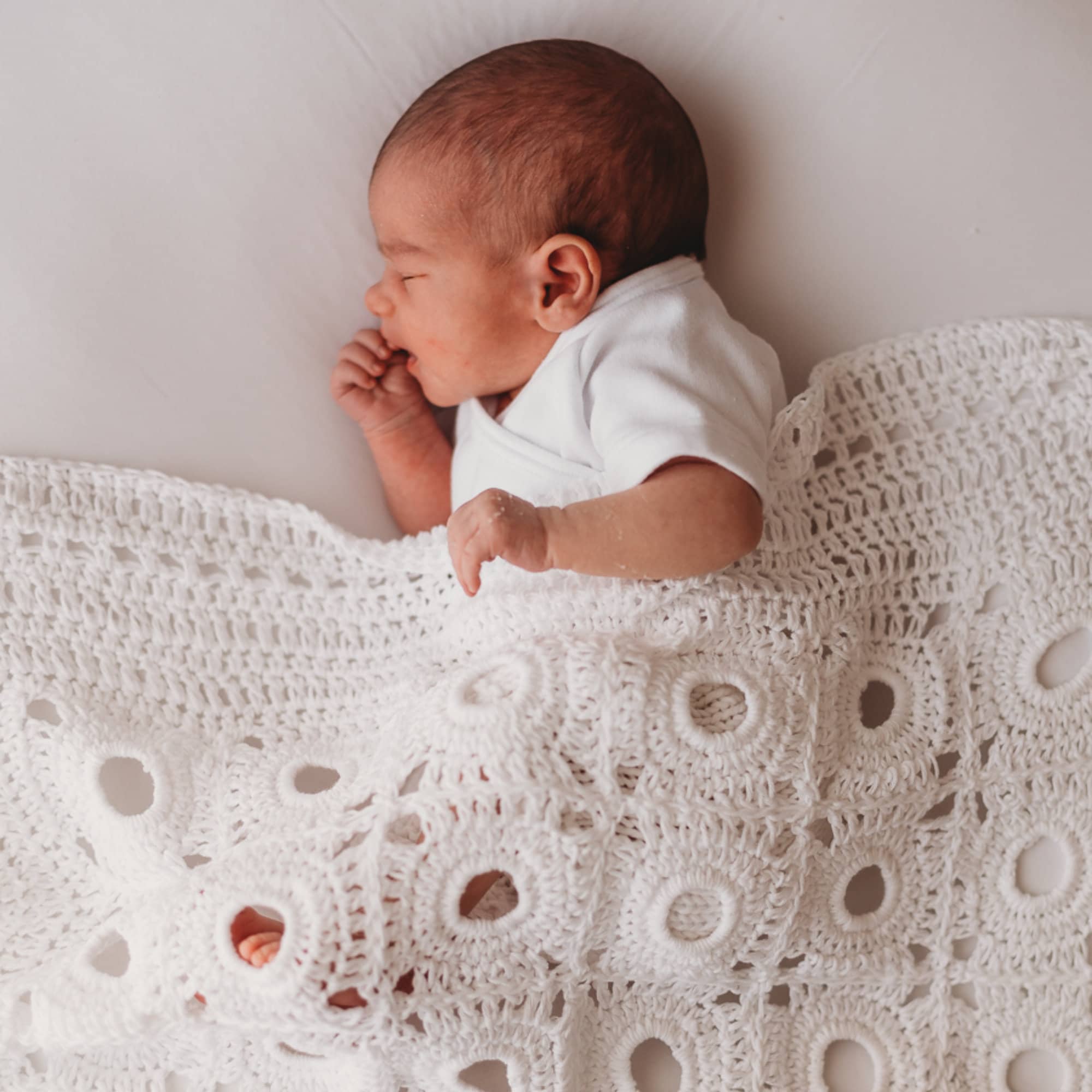 40 Beautiful Circle Crochet Patterns To Make For Your Home 36 Crochet Baby Blanket and Hat Patterns: Granny Square Crop