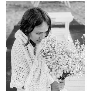 Crochet Pattern: Child Shawl Rebecca in Chunky Yarn, Easy Crochet Pattern, Chunky Crochet Shawl Pattern, P033 image 2