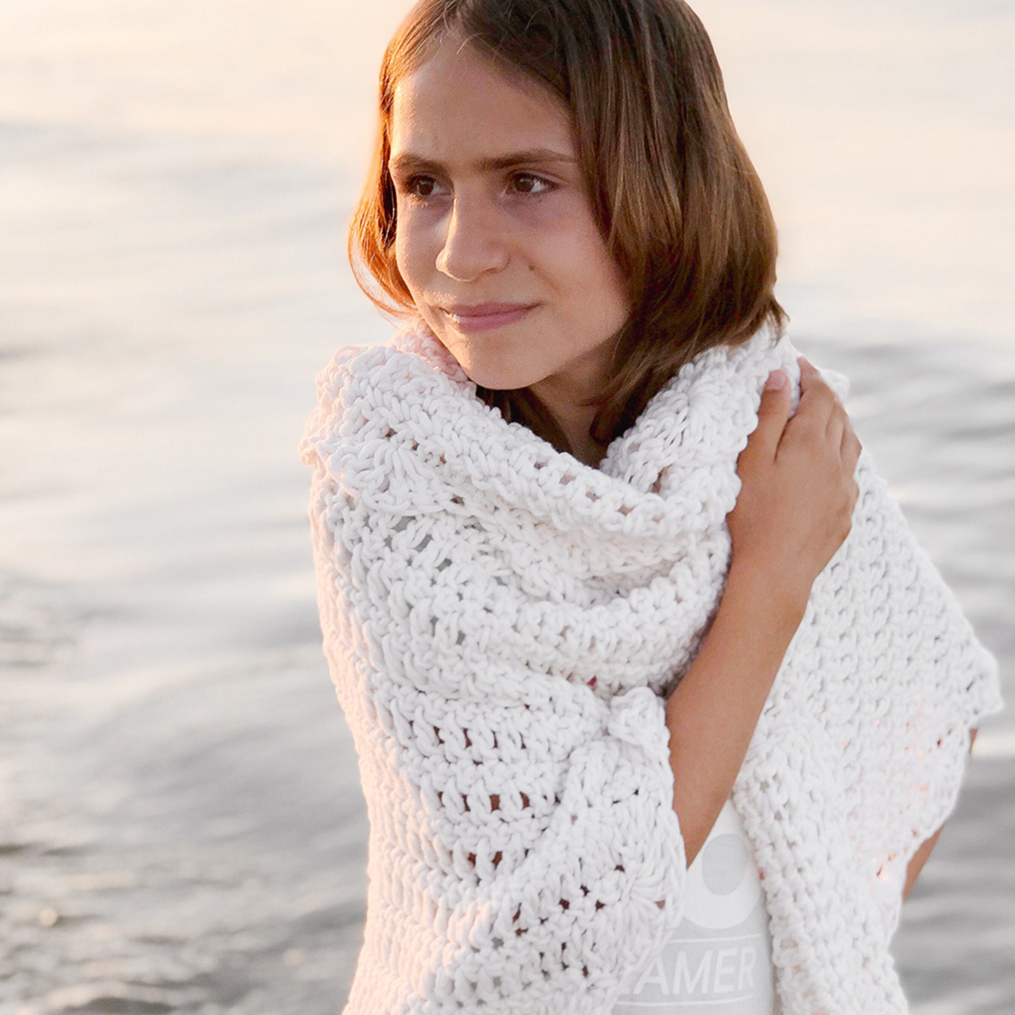 36 Jumbo Yarn Crochet Patterns for Cozy Gifts, Home Decor, and Easy Quick Makes 33 Child Shawl Crochet Pattern: Chunky Yarn
