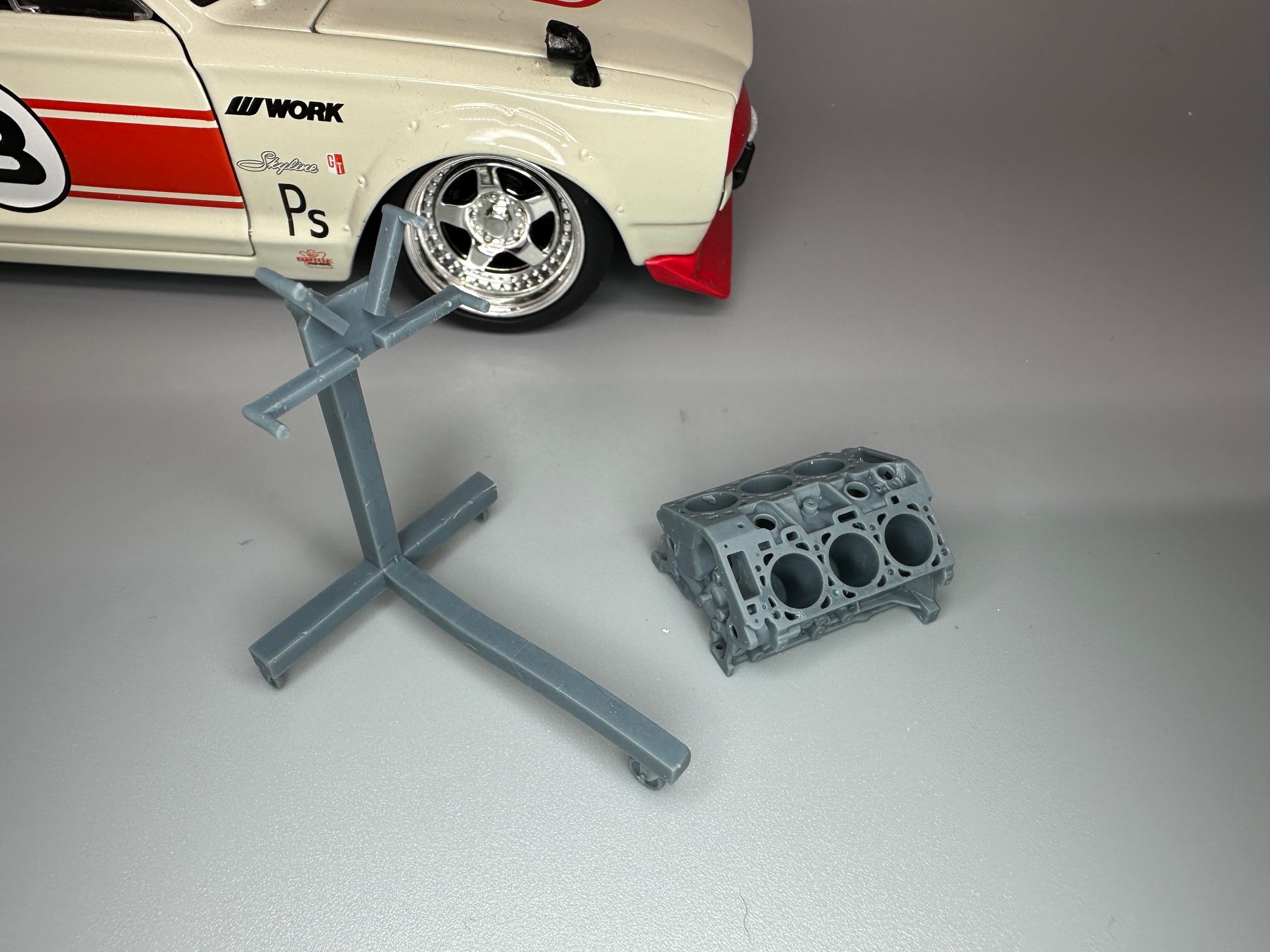 1/24 Scale Resin Engine with Engine Stand Unpainted