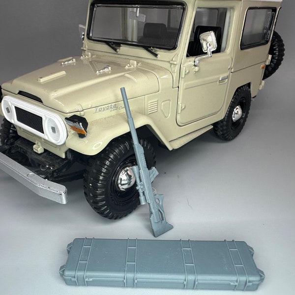 1/24 Scale Resin Rifle with Case