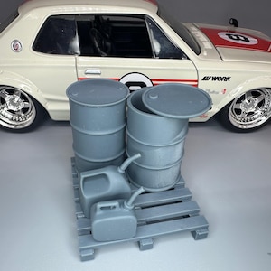 1/24 Scale Resin Pallet, Oil Drums and Gas Cans