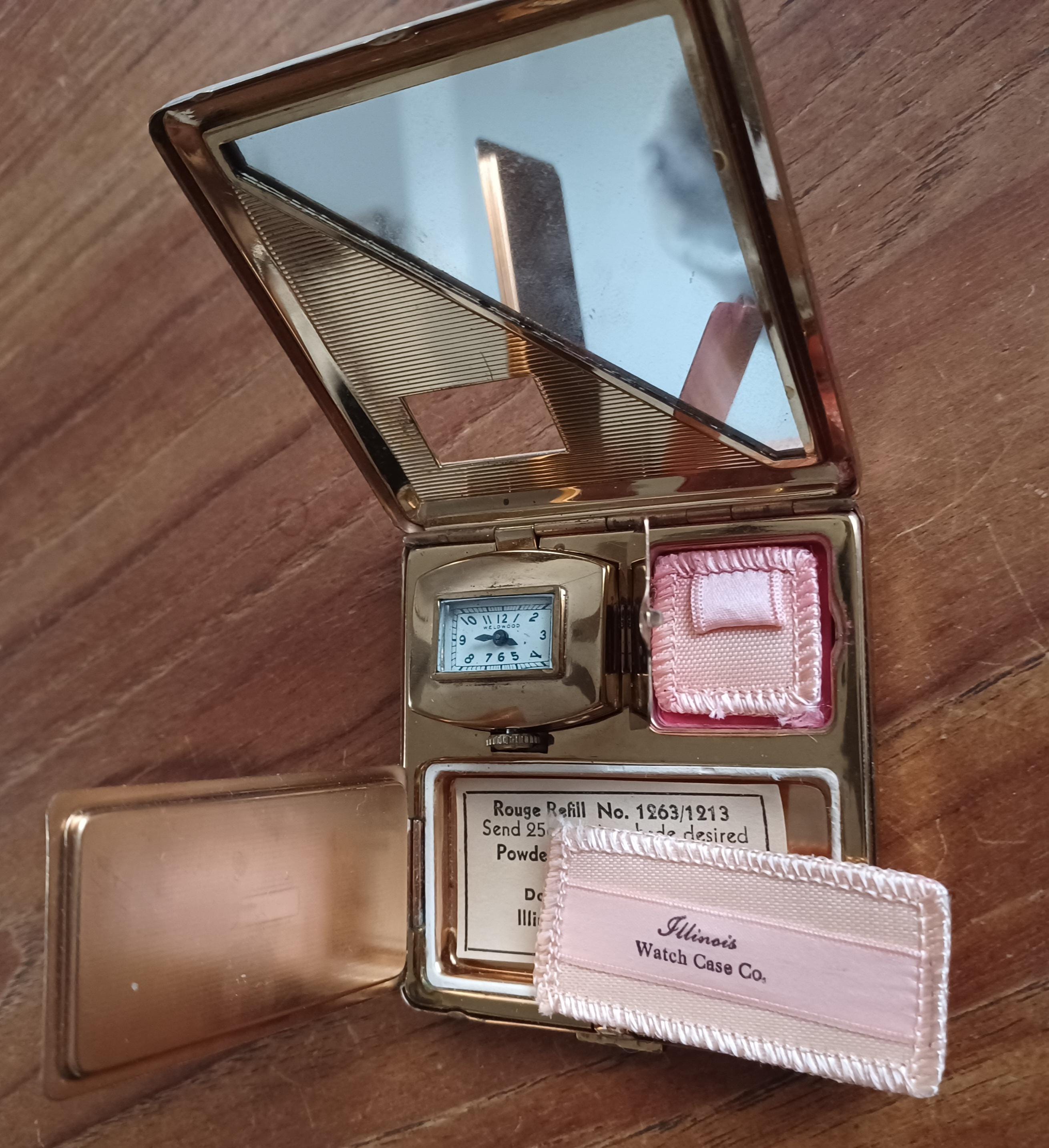 Circa 1935 Illinois Case Comp. With Working Watch and Make Up Illinois Watch Case Weldwood Art Deco Powder Compact 1930s  main image 3