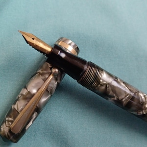 14K Gold Nib Wahl Oxford Fountain Pen 1930&#39;s Antique Silver and Black Celluloid by Eversharp 95 Years Old Lever Filler Excellent condition