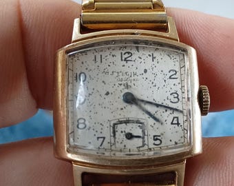 1947 Elgin Mens Wrist Watch Lord Elgin Deluxe Grade555 10k Yellow Gold Filled 17 jewels curved 4 Adj’s 8/0s M7 79 years Old Running Great