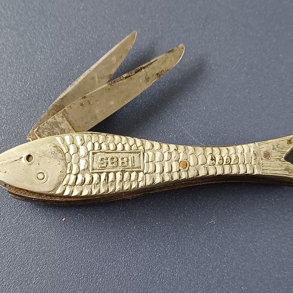 1885 Fish Pocket Knife RARE only one on internet! Marked 2nd P. F. C. UNKNOWN MEANING No makers marks on tangs 2 Two Blades  good snap! Jack