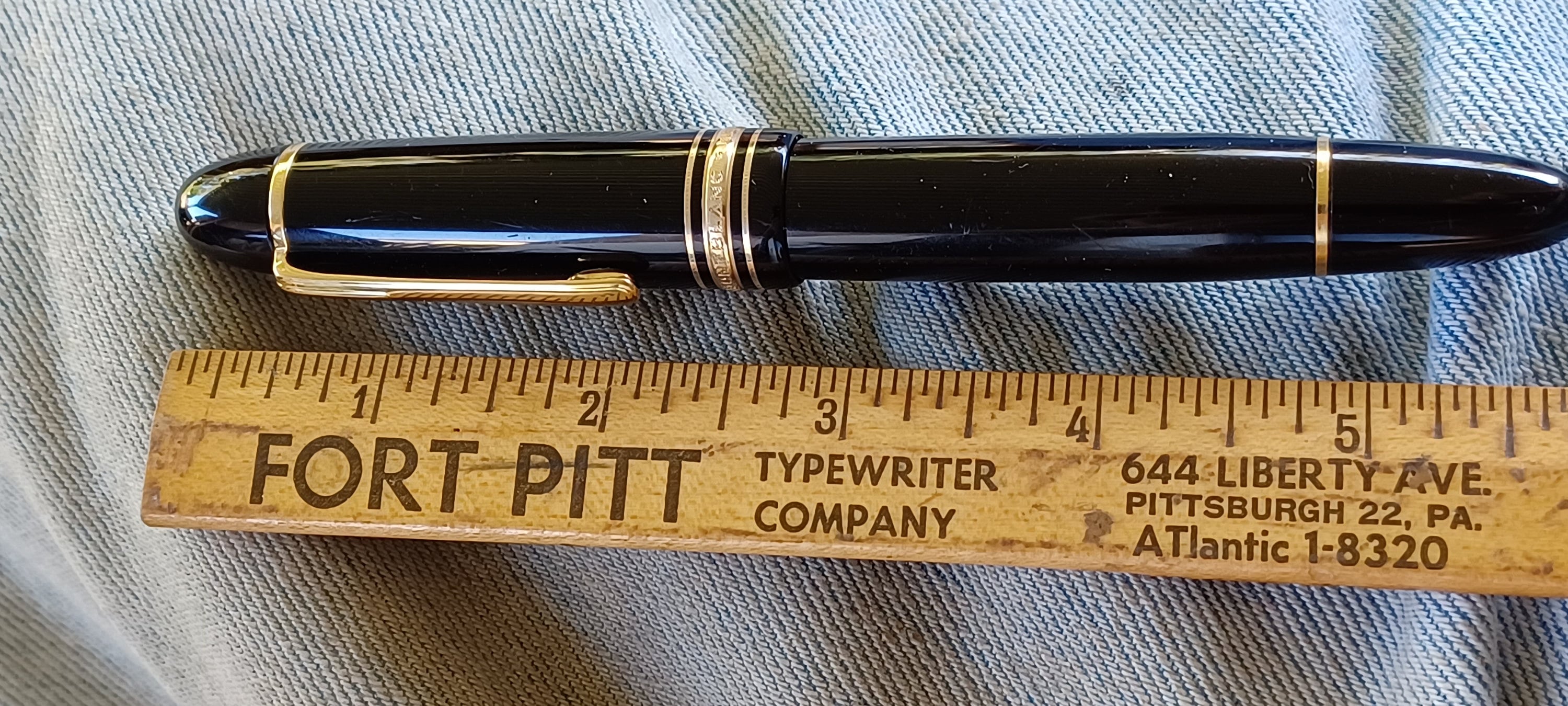 Montblanc Meisterstuck 149 Fountain Pen is in MINT Condition White
