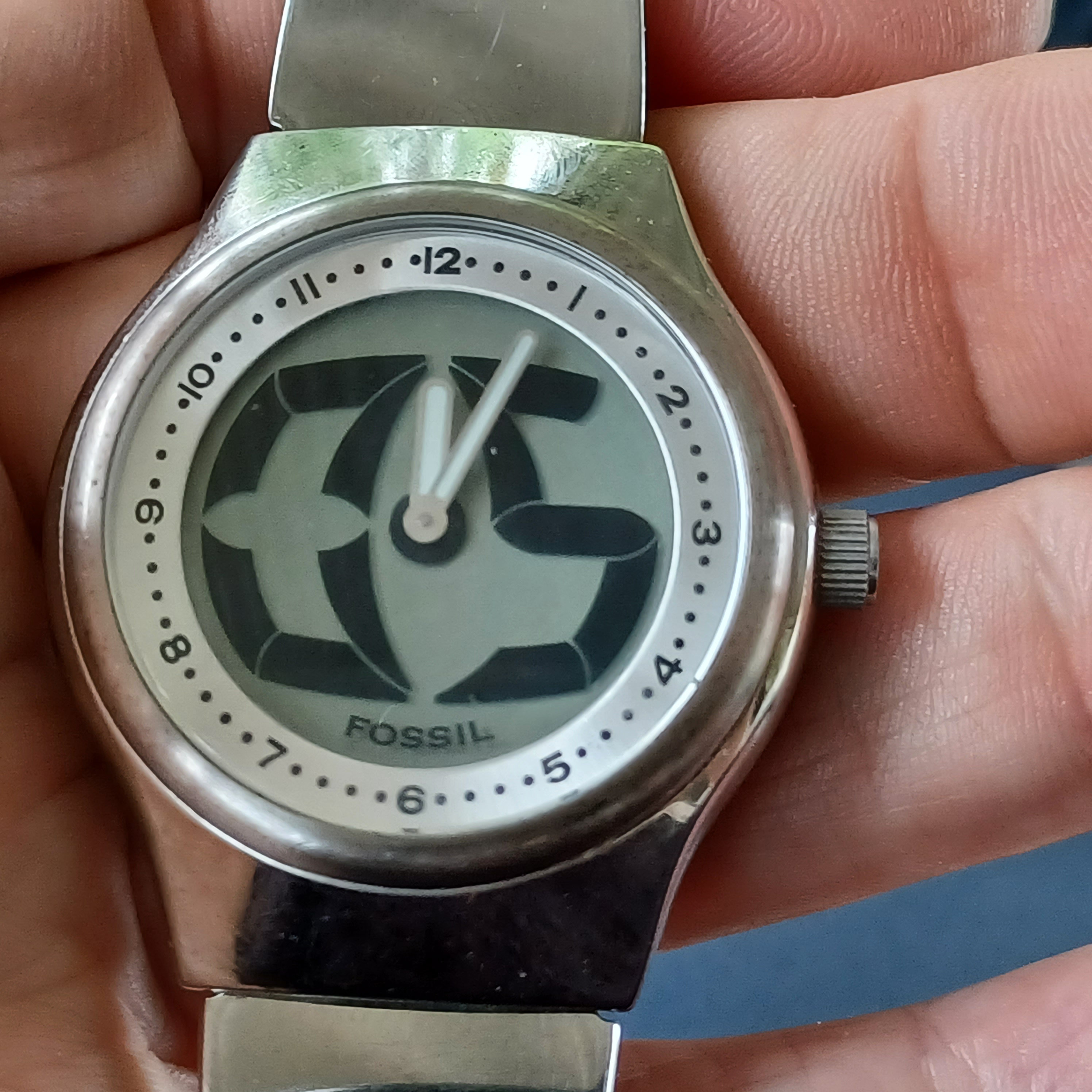 Fossil (Big Tic) Sport Line Minute not second Analog and Digital Hybrid Jr-7843 Wrist Watch All Stainless Steel 7 inches Ana-Digi 38mm Case Fossil (Big Tic) Sport Line Minute not second Analog and Digital Hybrid Jr-7843 Wrist Watch All Stainless Steel 7 inches Ana-Digi 38mm Case