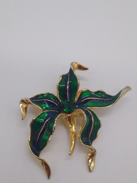 Two Vintage Enamel Flower Brooches. - image 3