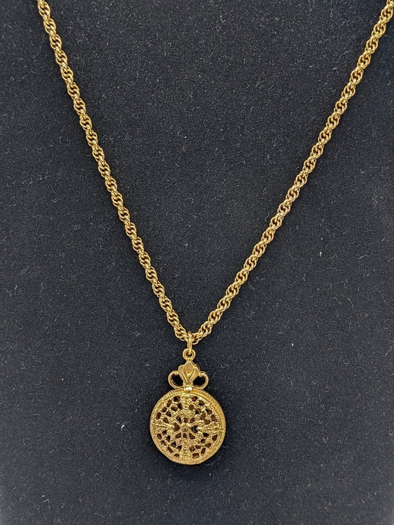 Vintage Monet Gold Tone Pendant Locket Necklace
