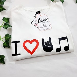 I Love Rock and Roll Tシャツ | クラシックロックラバーTシャツ | ユニセックスVネックシャツ