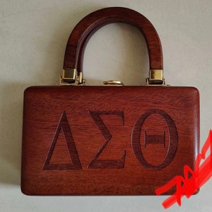 Delta Delta Sorority Theta Sorority Holzhandtasche: Individuell gefertigte Geldbörse