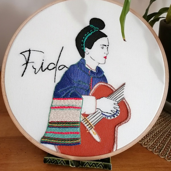 BRODERIE MODERNE – Frida Kahlo et la guitare  - fait main - handmade embroidery