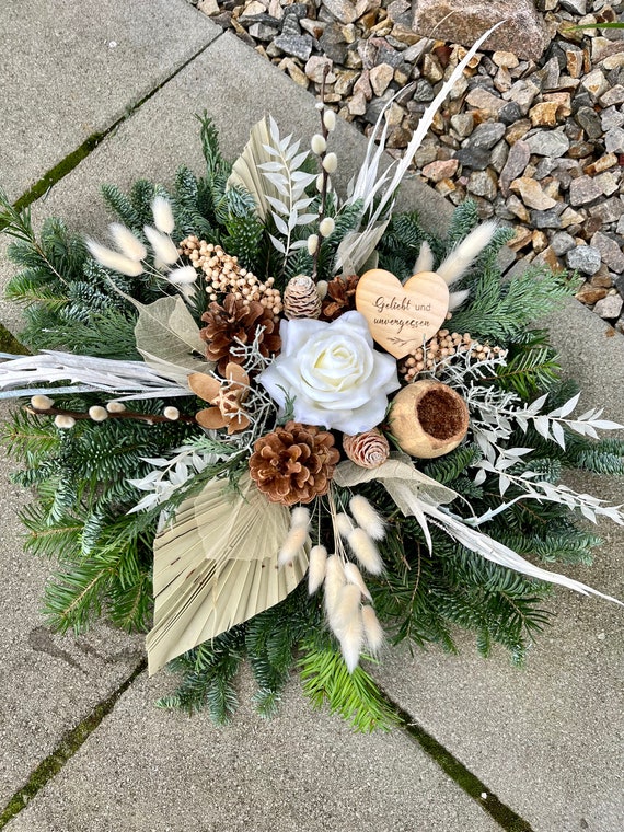 Grabschmuck | Grabgesteck mit frischer Tanne | Herz | Totensonntag | Allerheiligen