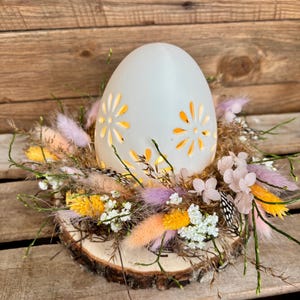 Spring wreath / dried flower wreath | wreath | table decoration | table decoration | table wreath | illuminated | Easter decoration