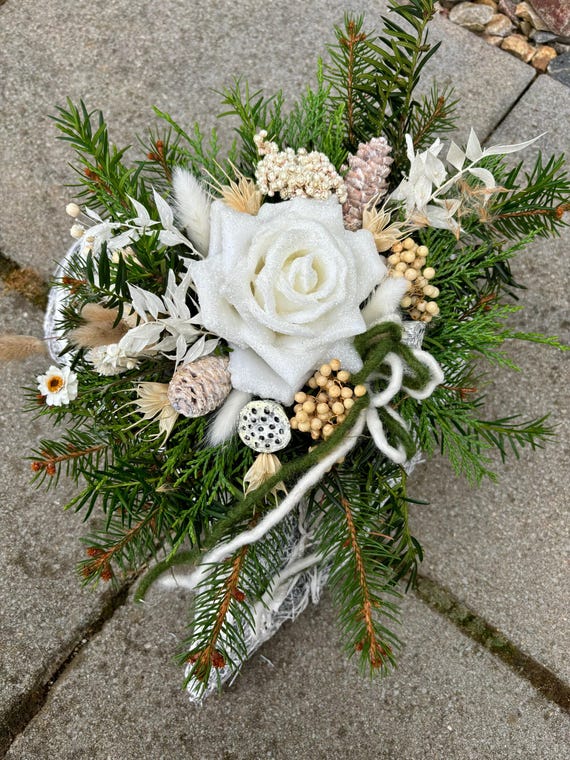 Grabschmuck | Grabgesteck mit frischer Tanne | Herz | Totensonntag | Allerheiligen