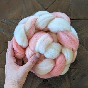 Corriedale Combed Top in Peach Blush, Corriedale Wool, Corriedale Roving, Fiber for Spinning, Hand Dyed Fiber, Spinning Fiber, Wool Roving