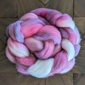 Corriedale Combed Top in Orchid, Corriedale Wool, Corriedale Roving, Fiber for Spinning, Hand Dyed Fiber, Hand Dyed Wool, Spinning Fiber