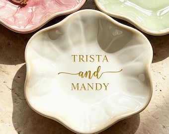 Personalized Initials Ring Ceramic Tray,Custom Ceramic Jewelry Dish,Engraved Earrings Holder with Name,Bridesmaid Gift,Wedding Gift for Her