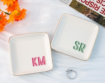 Porte-bague initiale personnalisé, porte-objet lettre personnalisé, porte-bijoux, cadeau de mariage de demoiselle d'honneur, cadeau d'anniversaire pour meilleure amie, anniversaire