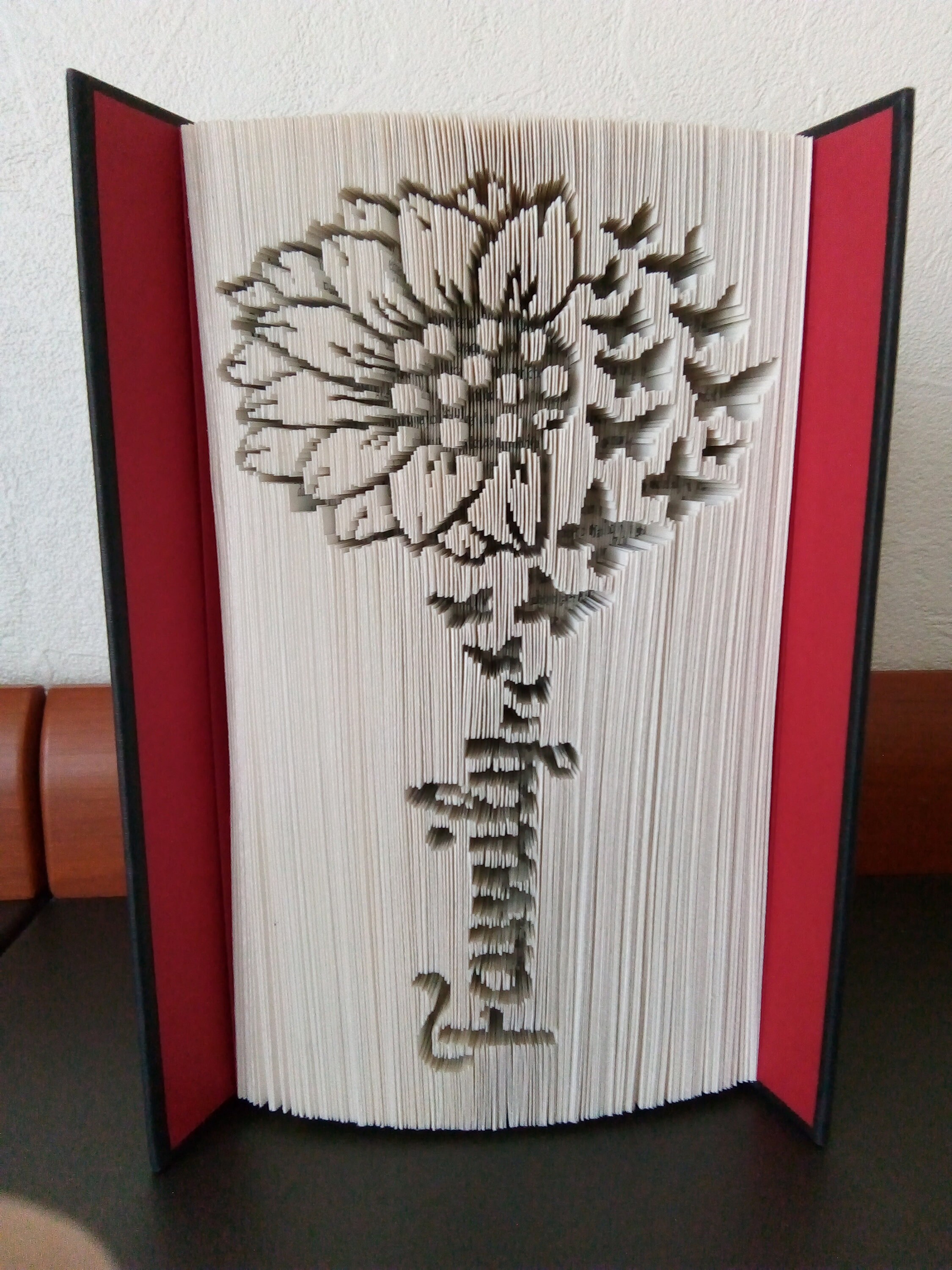 Sculpture Livre Plié Family