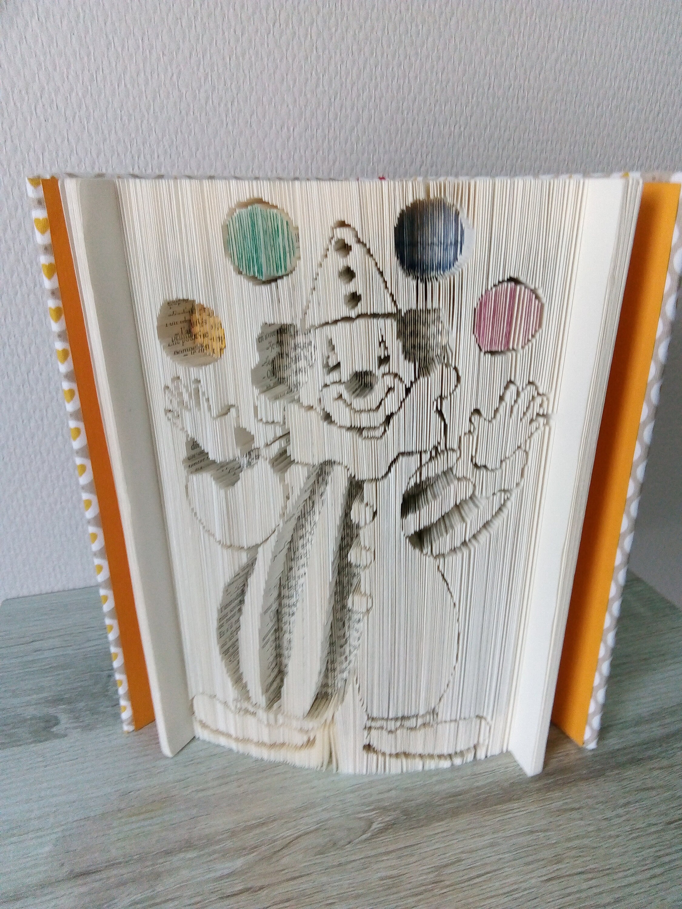 Sculpture Livre Plié Clown Cirque