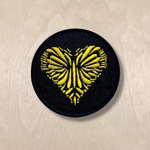 Bee Love - geborduurde bijpatch