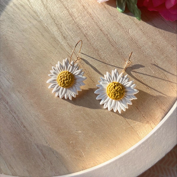 Daisy Earrings | Large Flower Earrings | Daisy | Handmade | Clay Daisy Earrings