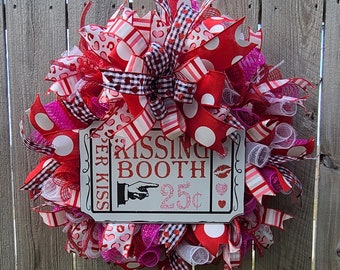 Valentine wreath, Kissing booth wreath, love and kisses wreath, romantic wreath, Valentine decor, wreath for front door, Valentine decor.