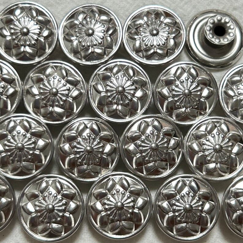 10 jeux Boutons Jean en métal 17 mm, sans couture, clous d'impression Jeans, boutons fleurs argentés, boutons rivets, veste, fermetures et attaches image 1