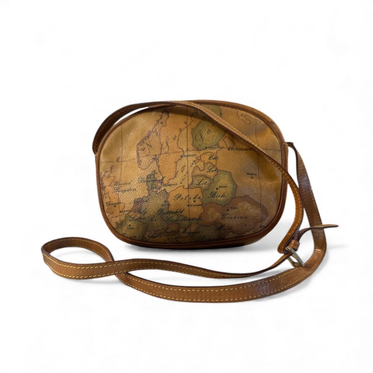 Alviero Martini Vintage World Map Sling Body Bag ITALY RARE Alviero Martini 1A Classe Geo Print World Map Shoulder Bag  main image 2