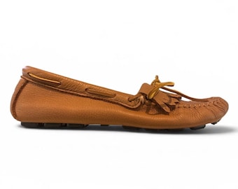 Minnetonka Pebbled Leather Moccasin Loafers Size 10