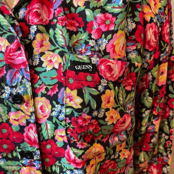 Vintage GUESS Floral Button Up Shirt - image 9