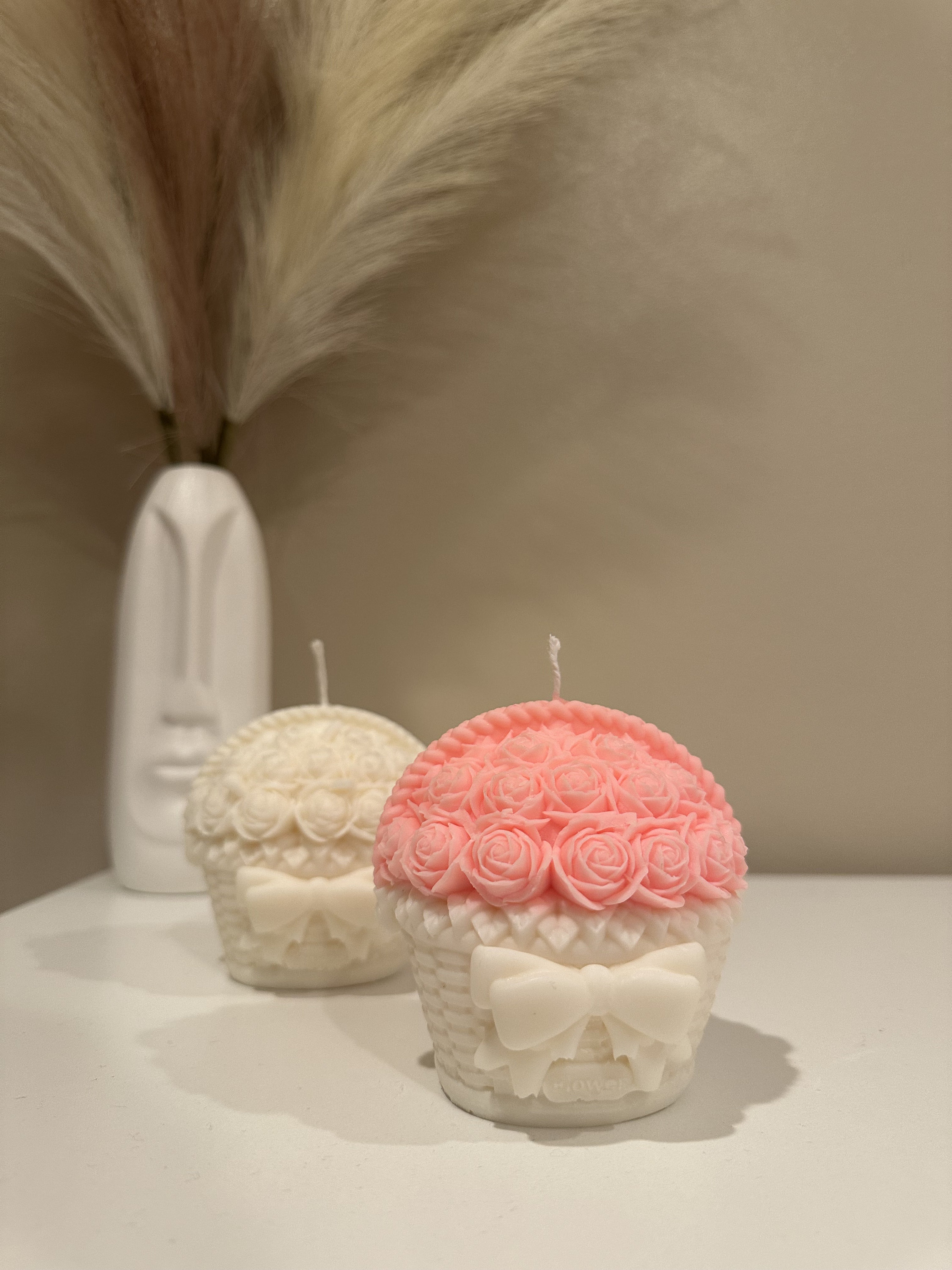 Rose bouquet candle