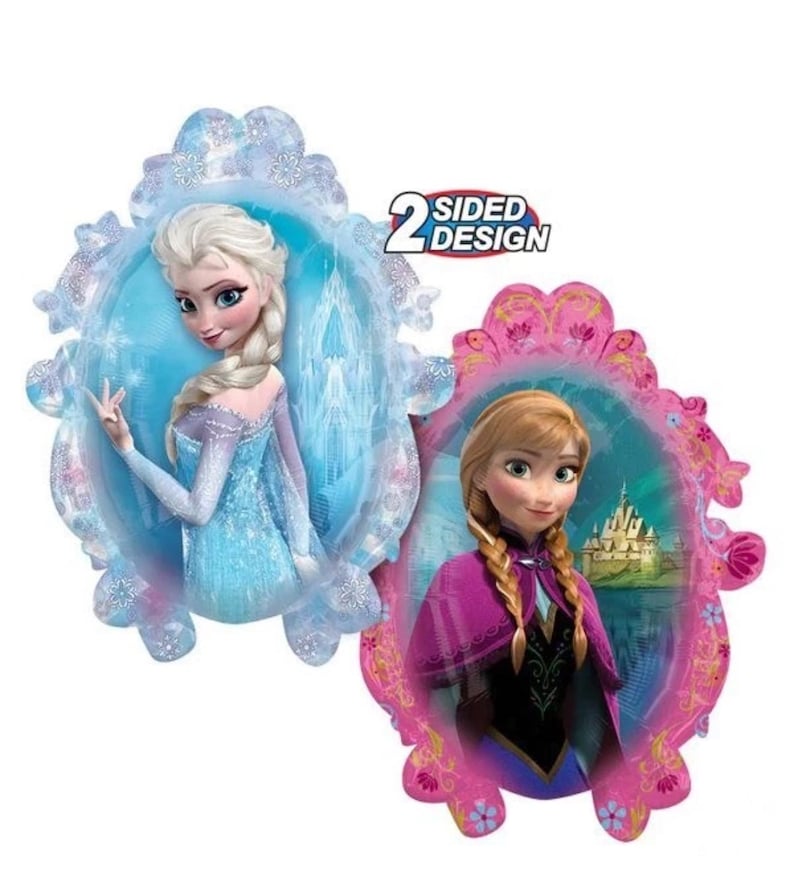 K&ouml;nnte beinhalten: Doppelseitiger Ballon mit Elsa und Anna aus Frozen. Elsa tr&auml;gt ein blaues Kleid und Anna einen lila Umhang. Die Ballons haben dekorative Rahmen und den Text "2 Sided Design".