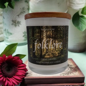 FOLKLORE. Luxury glass jar candle made from 100% soy wax. Creme Caramel scent. Extra large: 50 hours burn time