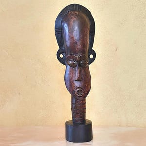 Hand-Carved African Tribal Wood Sculpture: Vintage Ethnic Art Mask