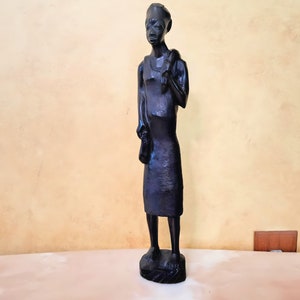 Hand Carved Mahogany Masai Sculpture: African Tabletop Decor